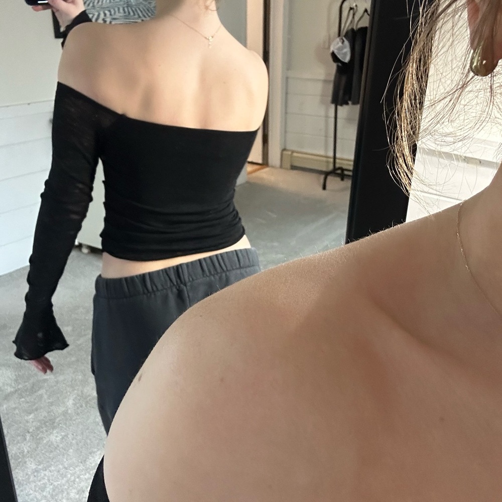 Black Off-Shoulder Top - Picture 2 of 4